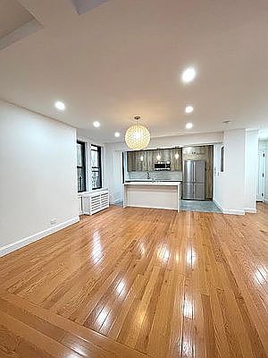 2nd image of 865 W End Ave APT 2C