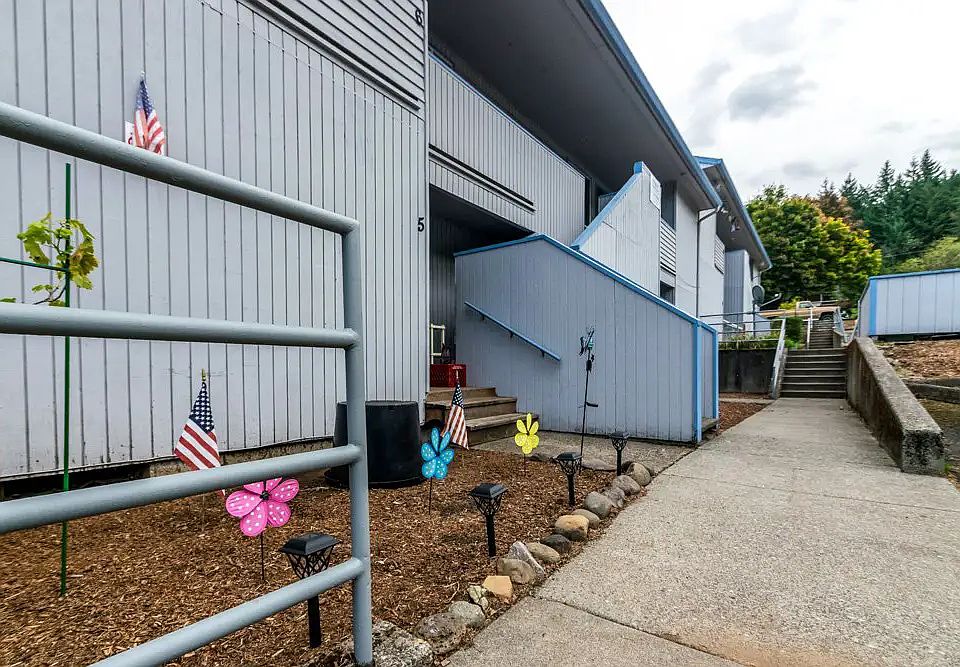 Columbia View Apartments 40 SW Wasco St Cascade Locks OR Zillow