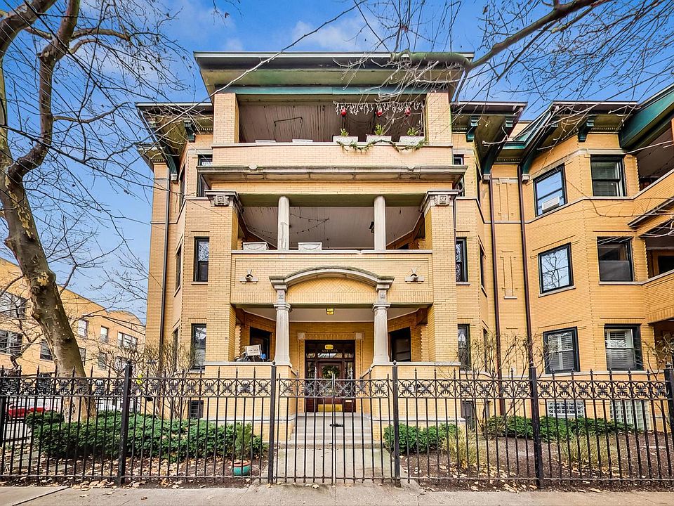 1st image of 601 W Fullerton Pkwy #3