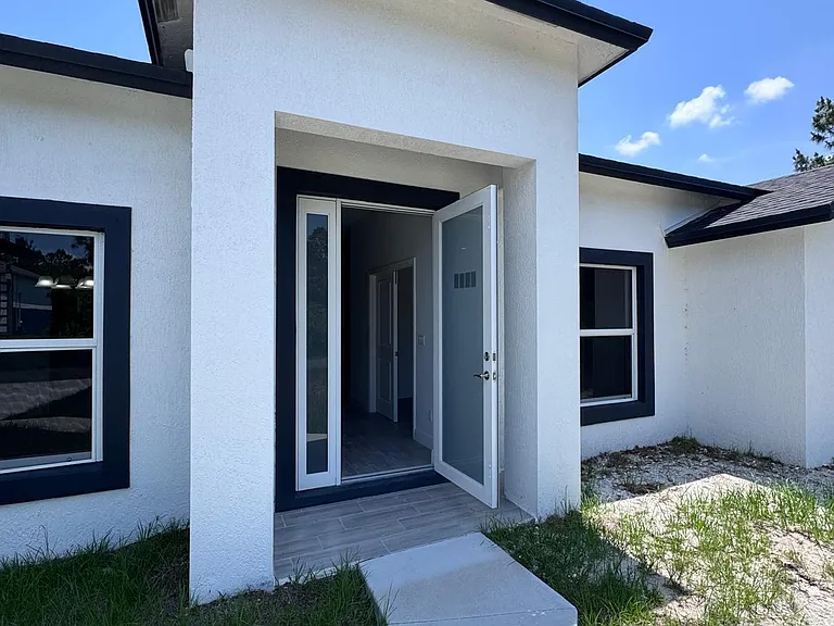 3351 Lakeland Ave SW — Photo 2
