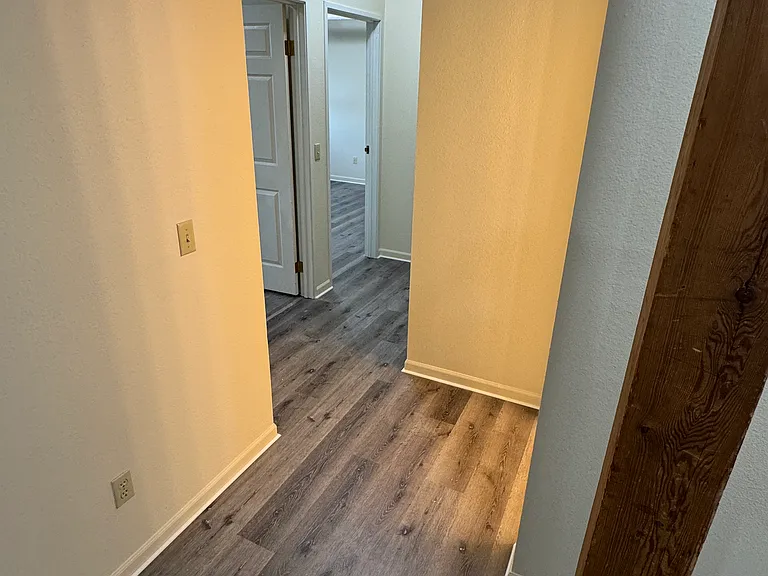 Pioneer Point Apartments — Photo 14
