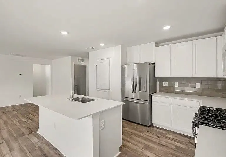 258 W 18th St — Photo 3