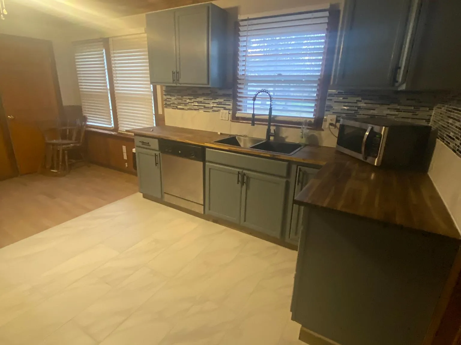 2 bed, 1200 sqft, $1,800 — Photo 2