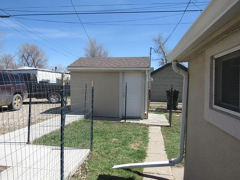 741 1/2 N Lincoln St — Photo 18