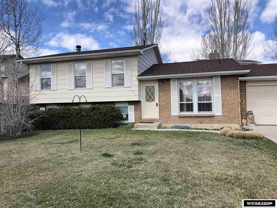 1st image of 614 Carlyle Ct