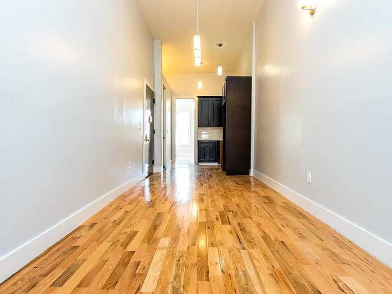 179 Stanhope St #3R — Photo 2