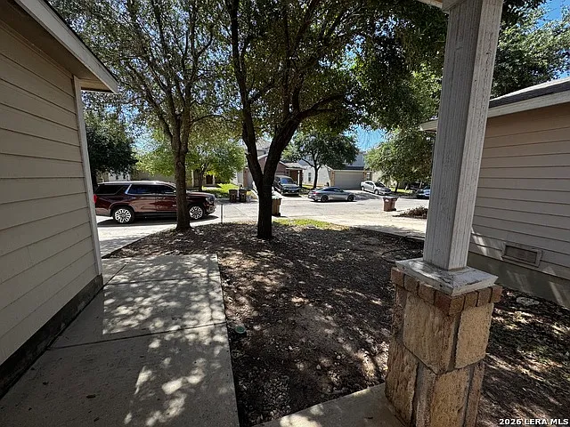 3 bed, 2.5 bath, 1812 sqft, $1,595 — Photo 3