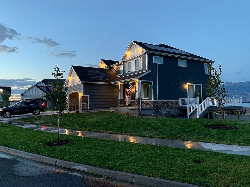 1st image of 202 W Rosewood Dr