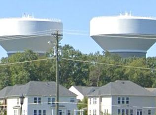 865 Wing St, Elgin, IL 60123