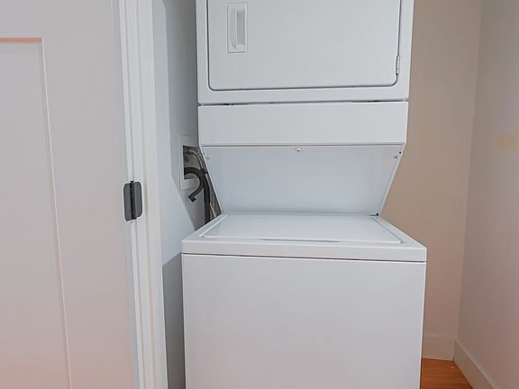 5th image of 97 Condor St #2