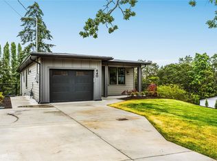 940 Tulip Ave, Saanich, BC V8Z2P7