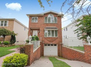 50 Rochelle Pl, Staten Island, NY 10312