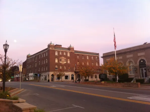 404 E Main St #216, Niles, MI 49120