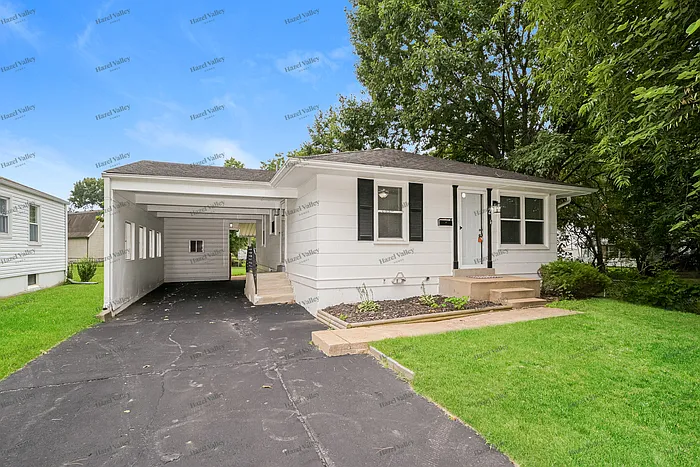 2 Wescott Dr