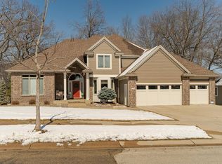 2207 Baihly Heights Dr SW, Rochester, MN 55902