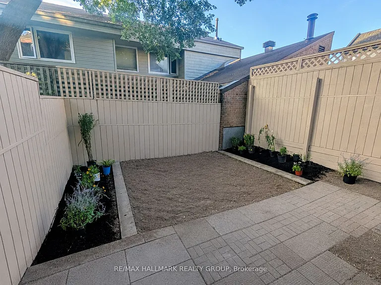 285 Bruyere St — Photo 22