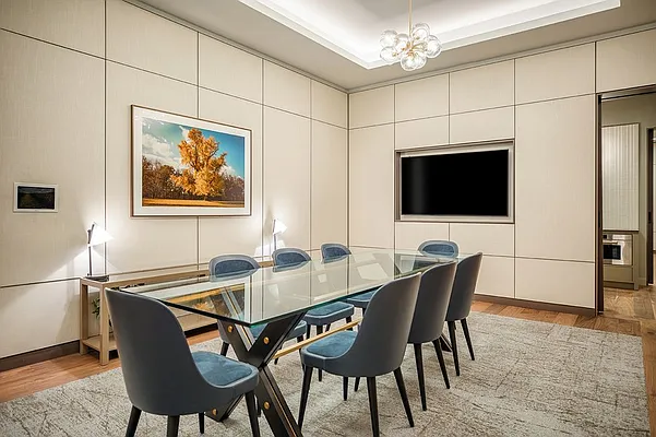 Rented by The Bloomstone Group LLC | media 45