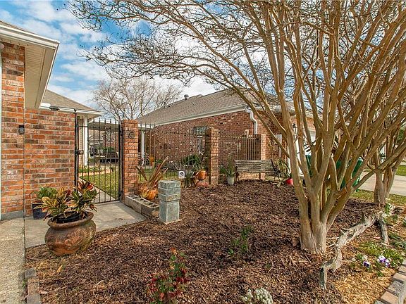4th image of 303 Secret Garden Ln