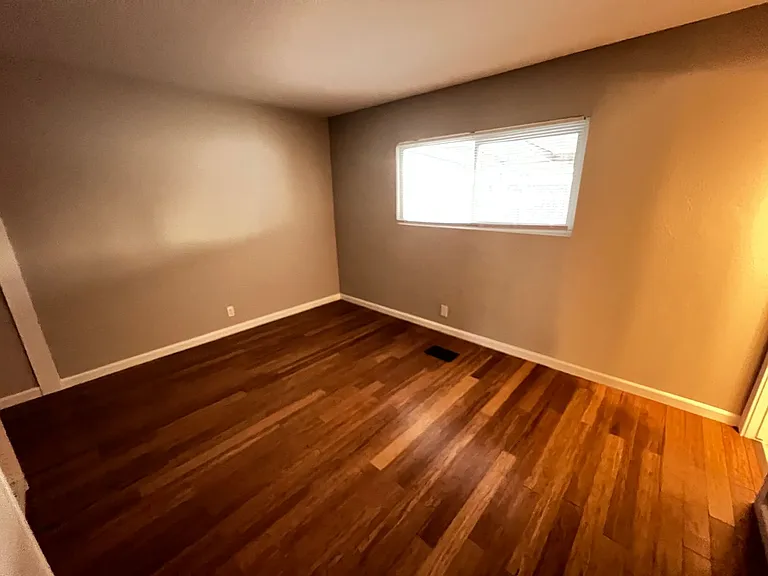 2301 E Brooks Ave — Photo 12