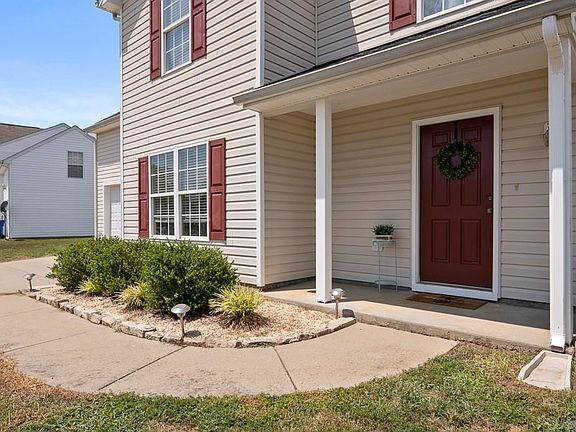 3rd image of 3300 Littlebury Dr