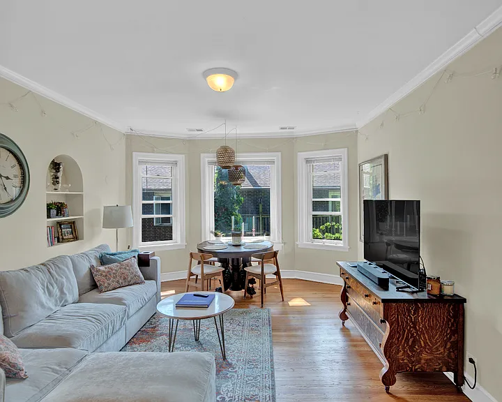 650 W Wellington Ave — Photo 14