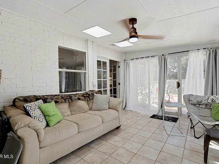 4348 Loma Hermosa Dr — Photo 6