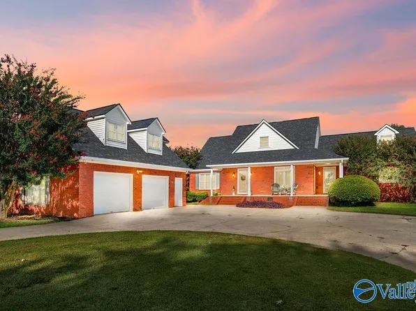 400 Plantation Pointe Rd, Scottsboro, AL 35768