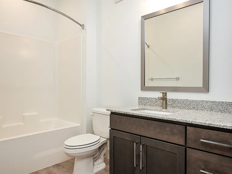 Tidewater Apartments | Bathroom