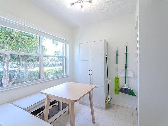 3rd image of 117 Wading Bird CIR #101