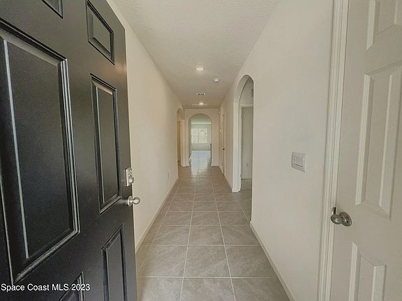 3rd image of 1140 Waco Blvd SE