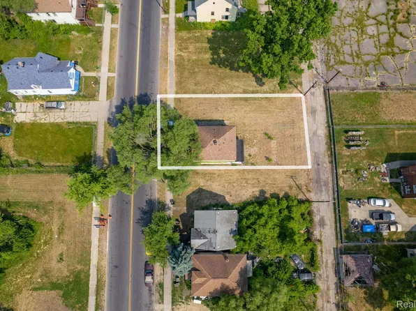 3498 Van Dyke St, Detroit, MI 48214