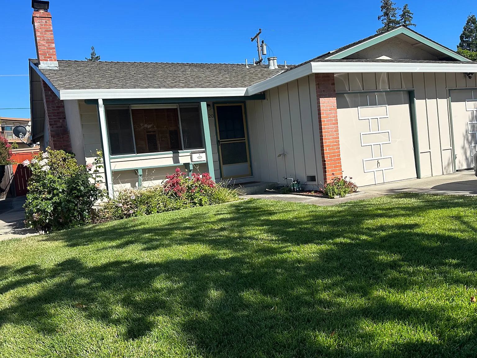 1220 Burkette Dr — Photo 1