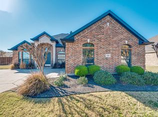 1118 Kardinal Ct, Midlothian, TX 76065