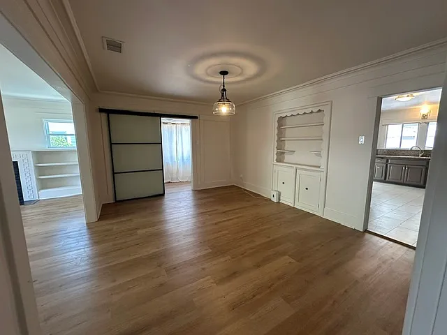 139 N Harvard Blvd — Photo 6