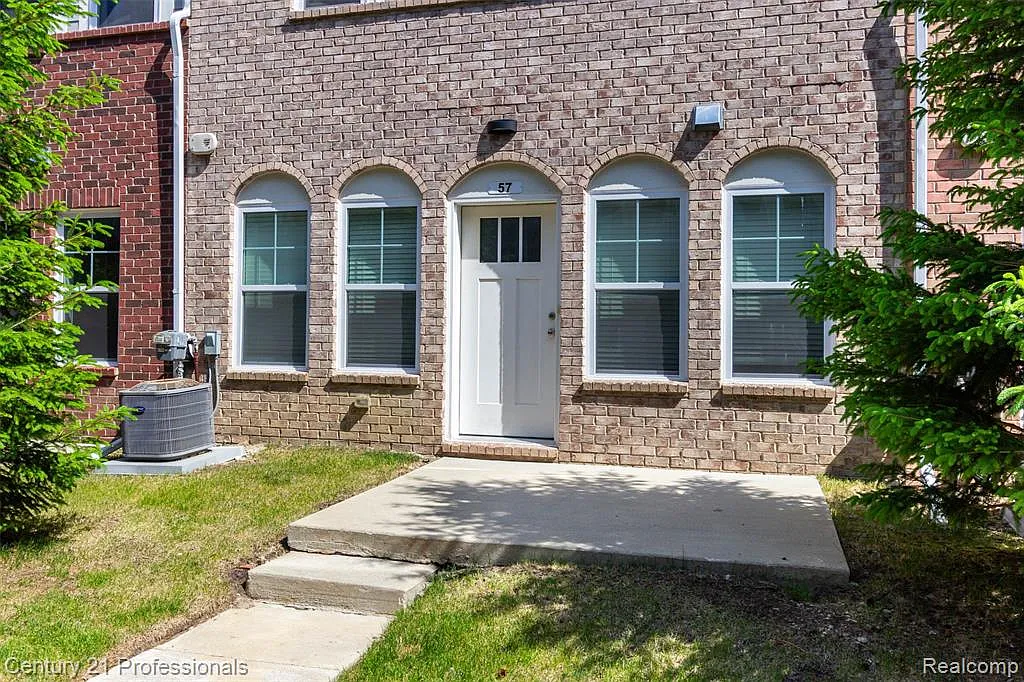 3 bed, 2.5 bath, 1750 sqft, $2,950 — Photo 3
