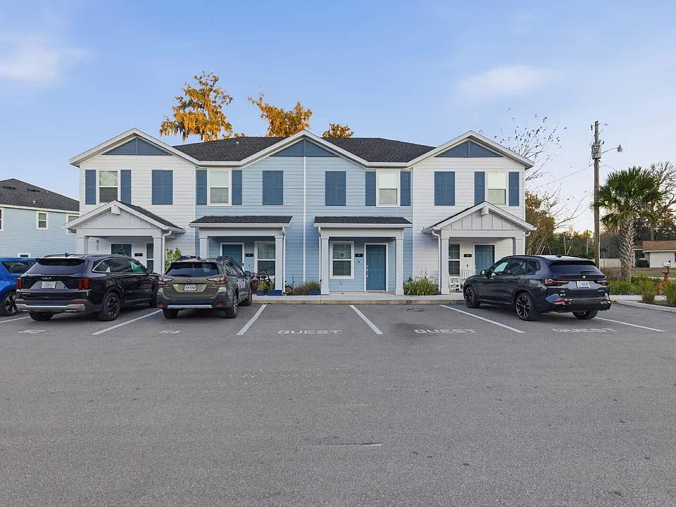 3409 SW 34th Avenue Cir #9