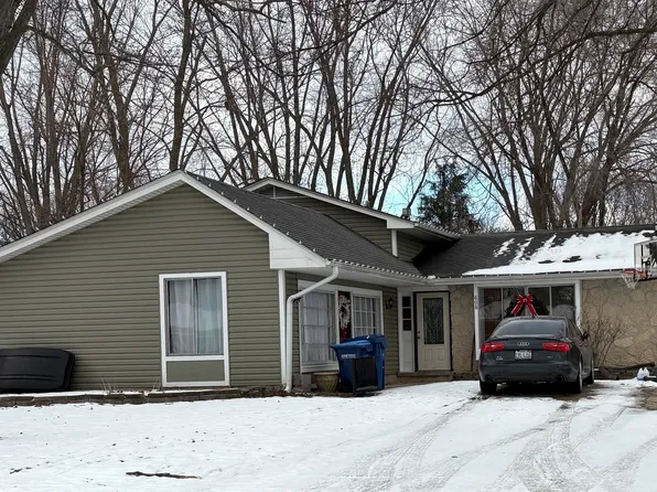 608 S 11th Ave, St Charles, IL 60174