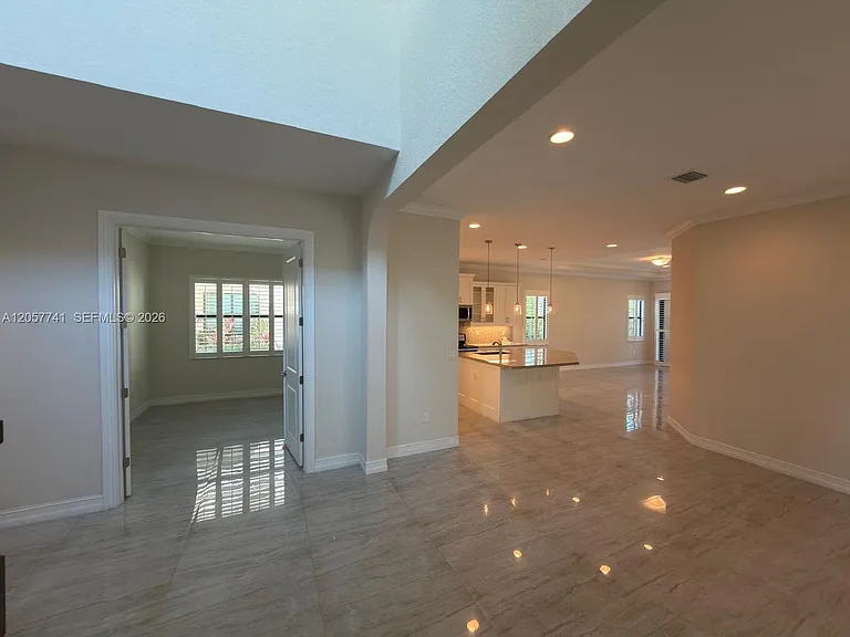 455 SW 113th Ln #455 — Photo 4