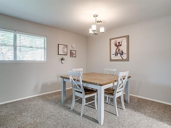 3rd image of 713 Waggoner Dr