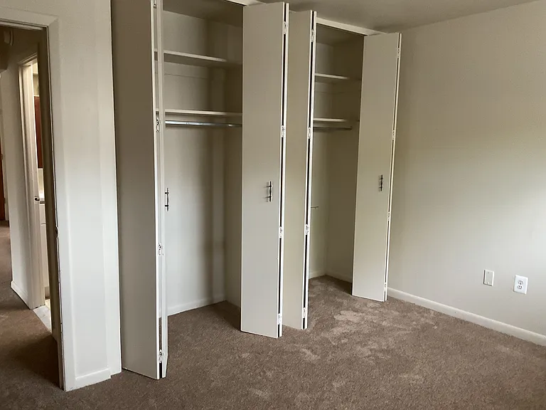 929 E Pleasant Ave — Photo 8