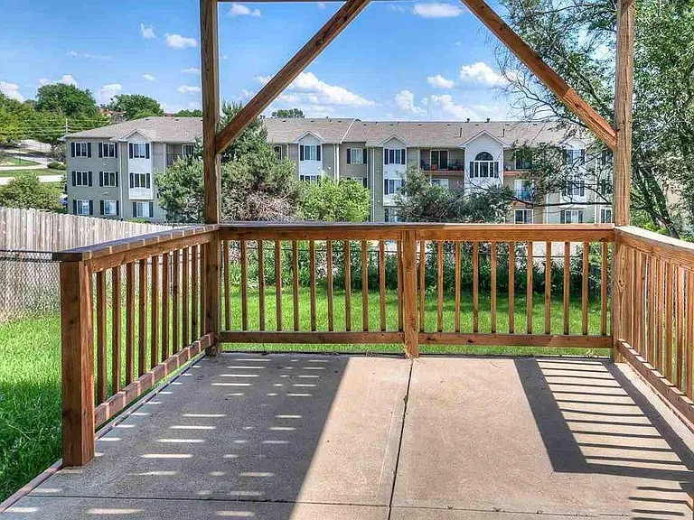 10907 Ellison Ave — Photo 13