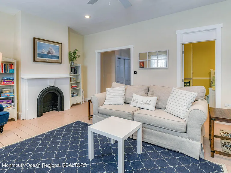 18 Abbott Ave #MAIN HOUSE — Photo 12