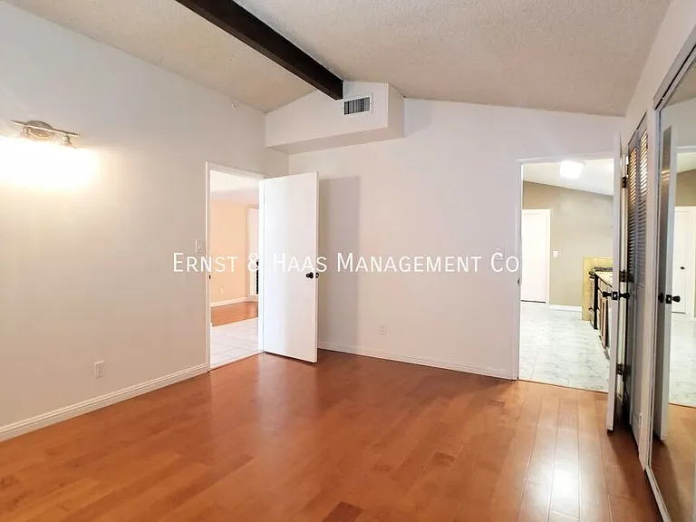 3310 E Curry St — Photo 17