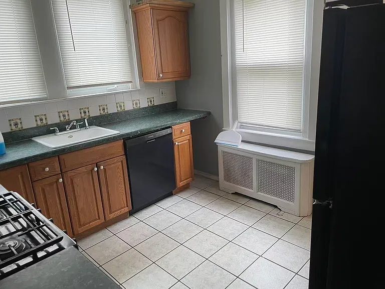 4220 Hartel Ave — Photo 8