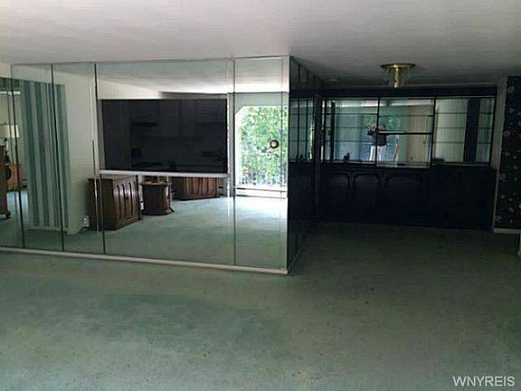 4th image of 25 Park Lane Ct