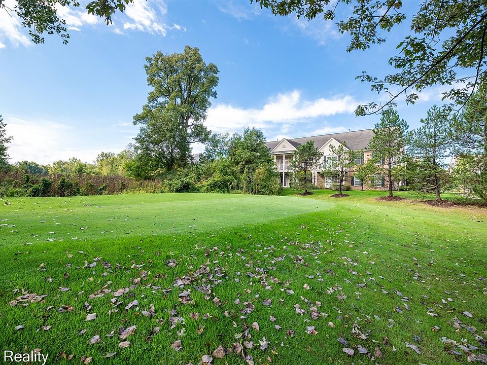 1st image of 1975 PINECROFT Drive