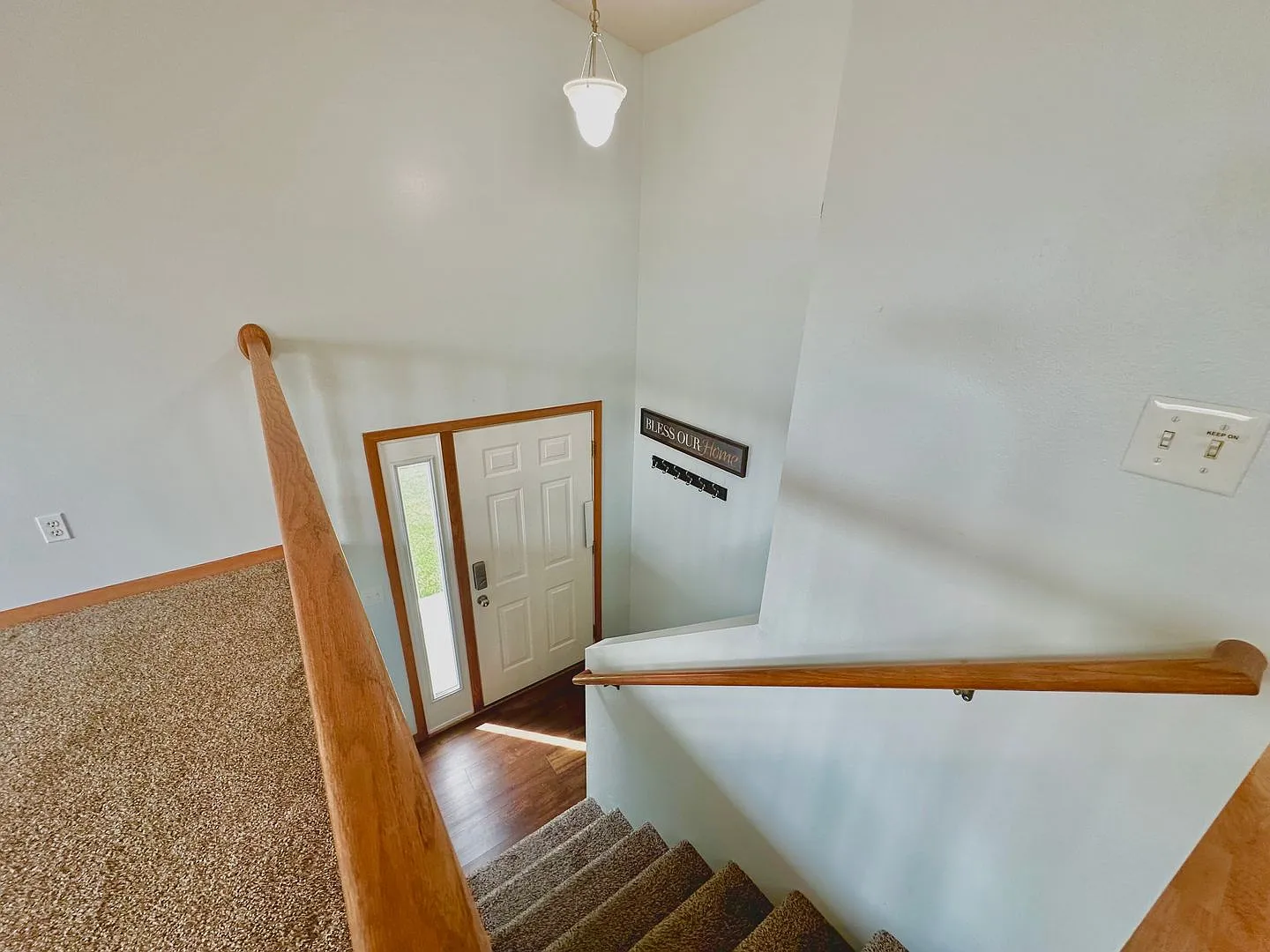 3 Bed, 2 Bath Twinhome! — Photo 2