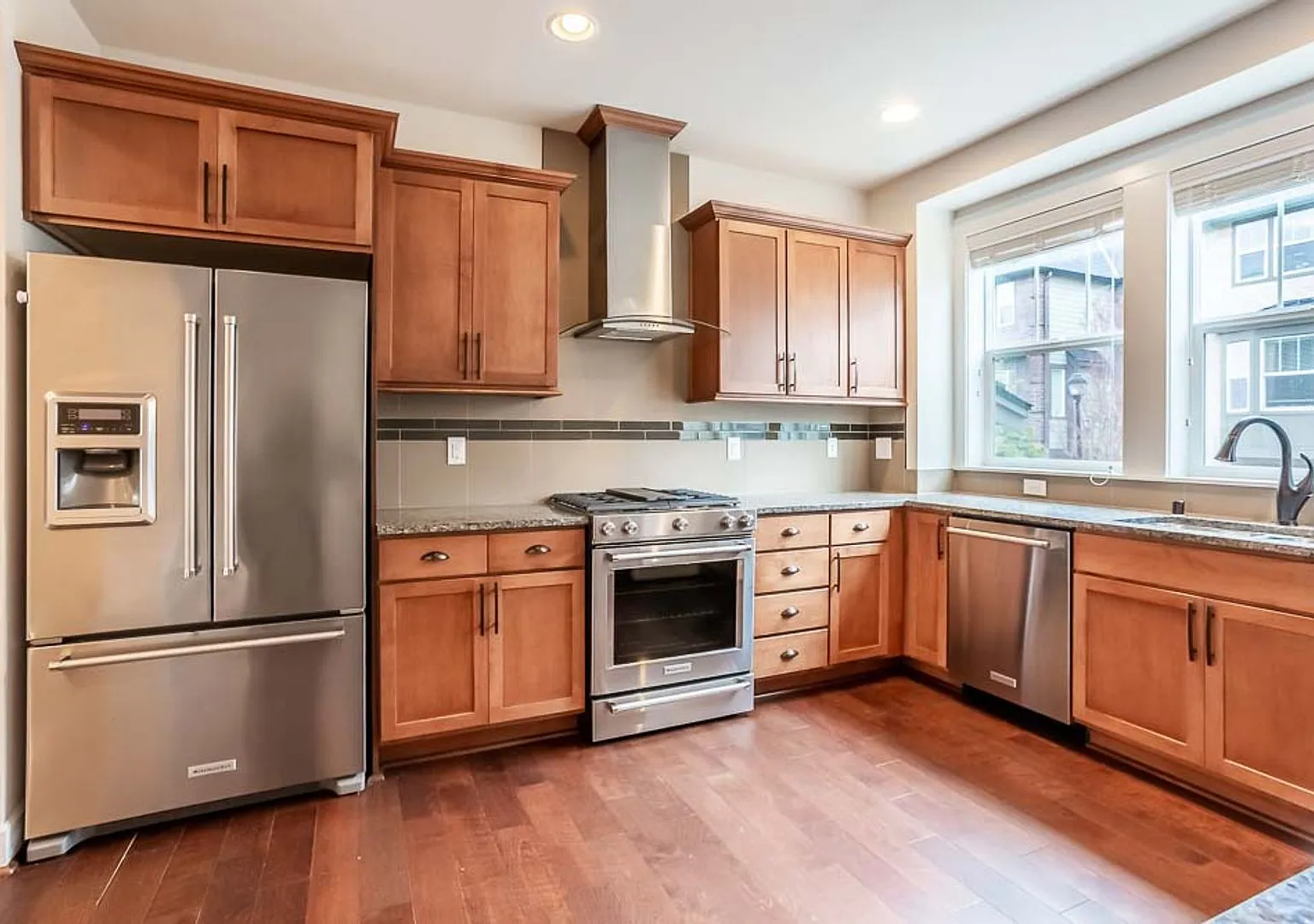 Welcome to the Brownstones at Issaquah Highlands Available August 1st — Photo 3