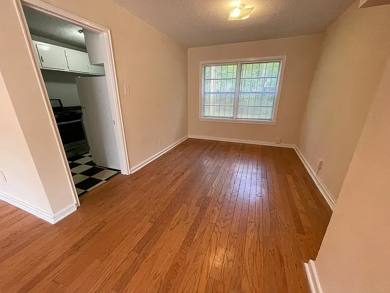 1663 Valley Ave — Photo 7