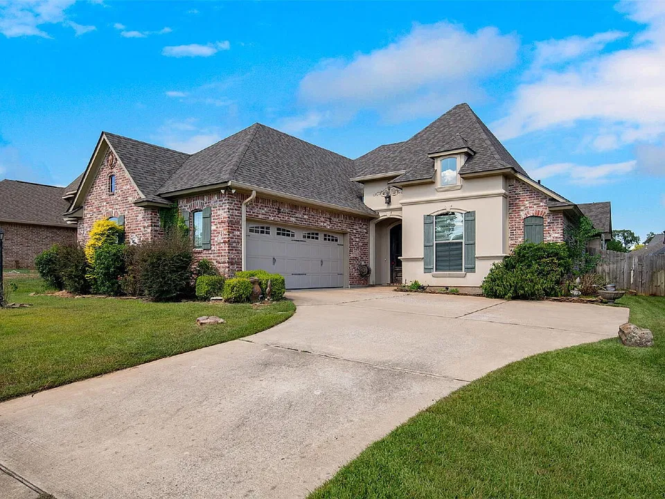 1013 Green Wood Cir